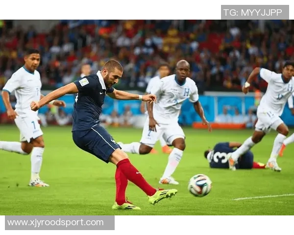 精彩足球瞬间的高清图片集锦与欣赏