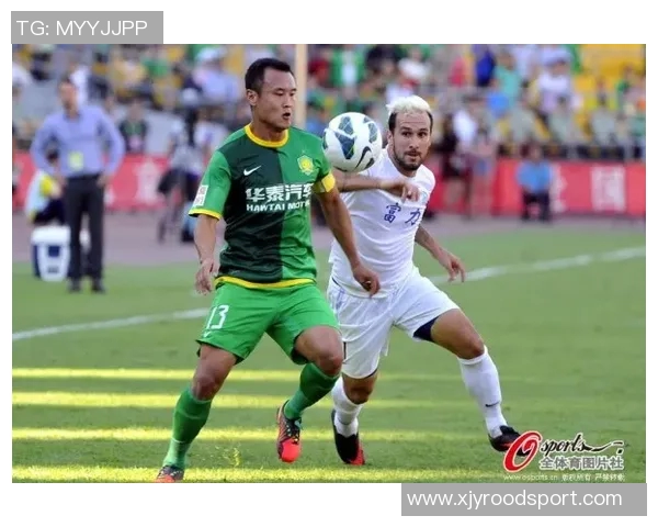 北京国安迎战墨尔本球队全力争胜展现足球魅力与激情